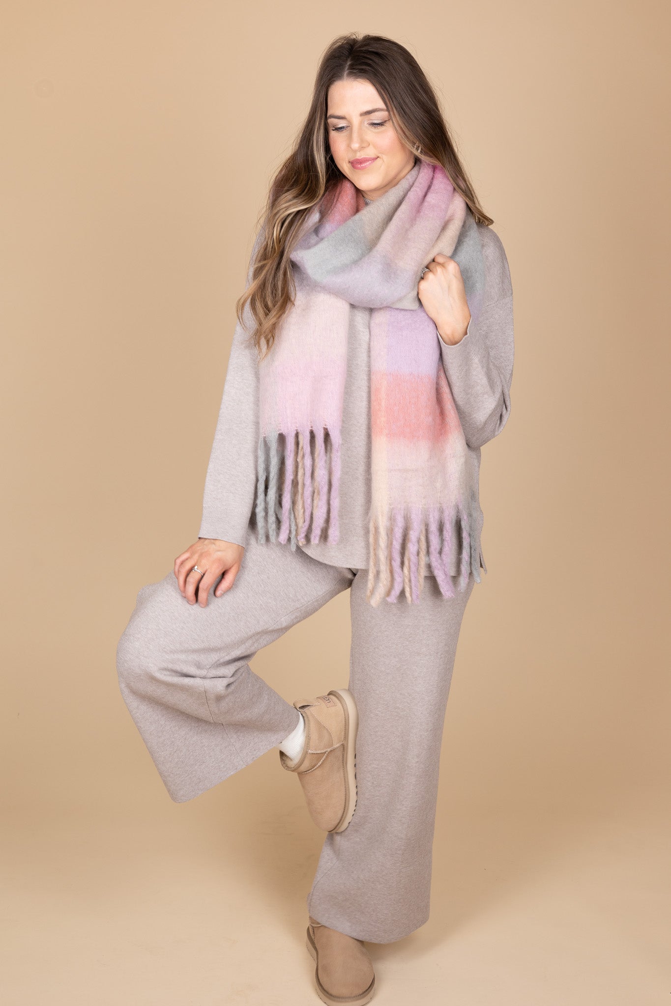 “Ella Ombre Blanket Scarf – a soft and stylish oversized scarf with a beautiful ombre gradient for layering.”

